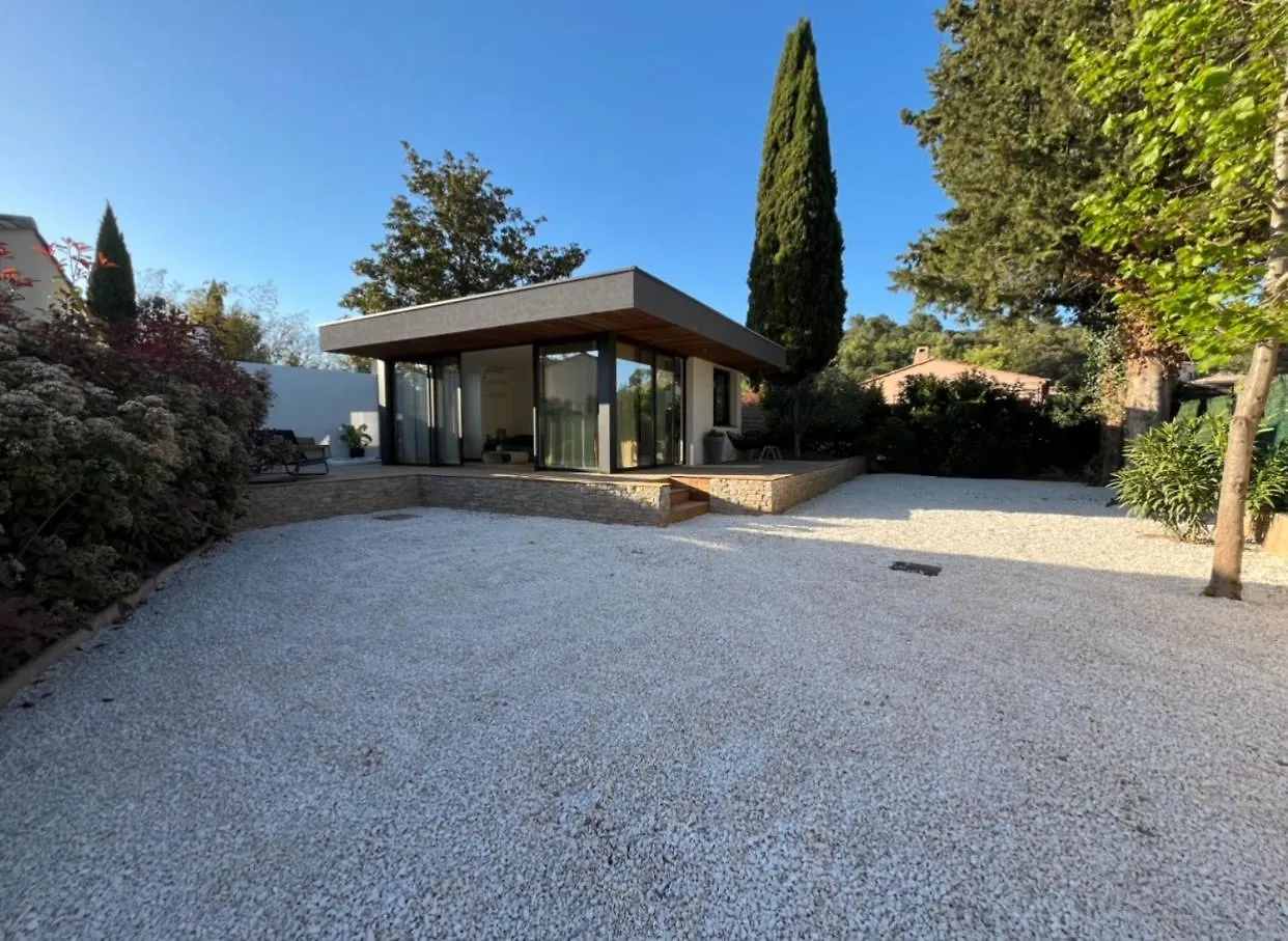 Lodge Valbelle, Maison Independante Avec Jacuzzi Tourves France