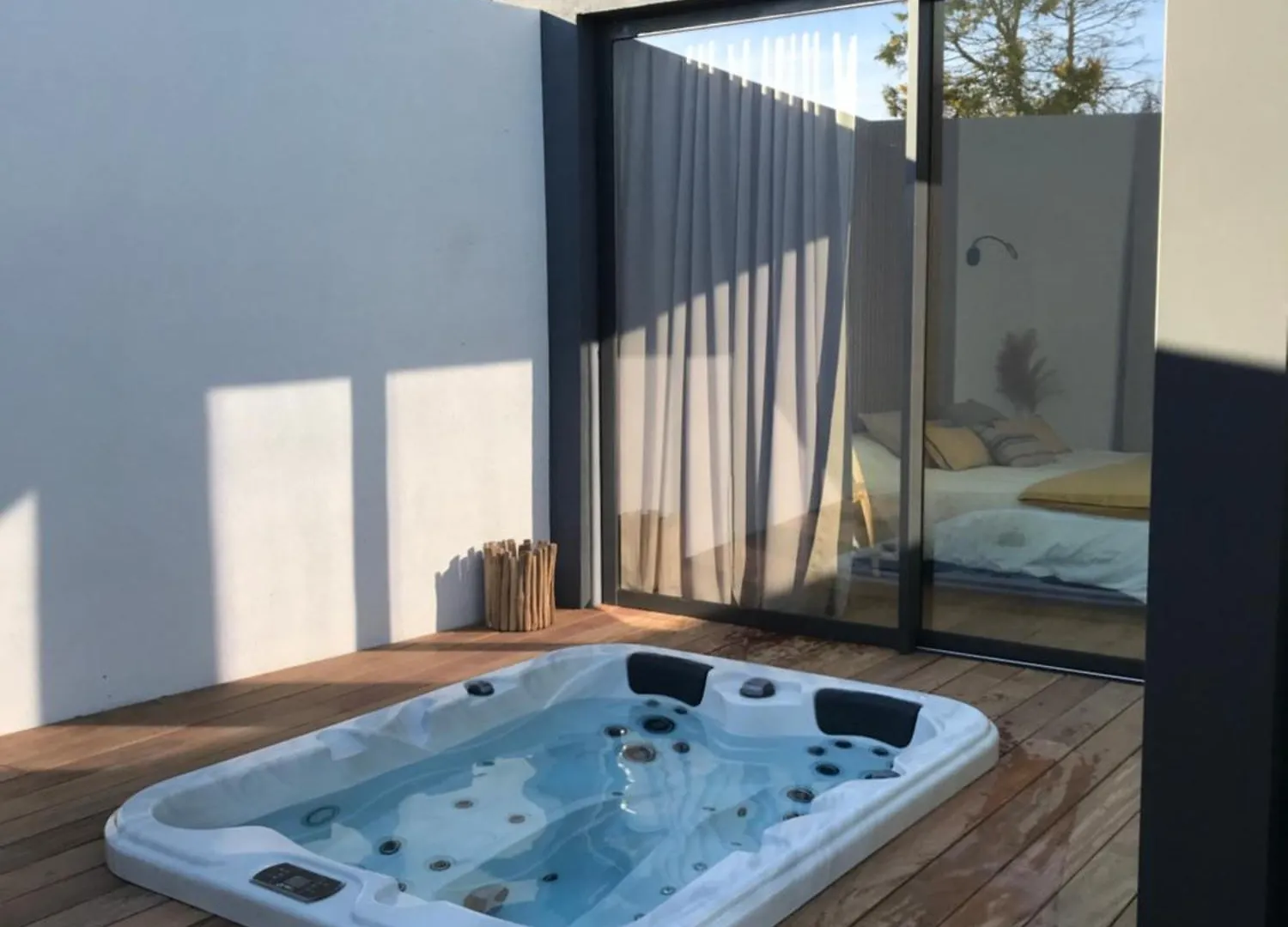 Lodge Valbelle, Maison Independante Avec Jacuzzi Tourves