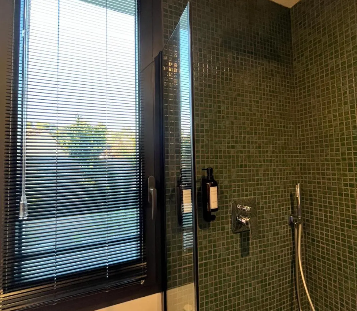 Lodge Valbelle, Maison Independante Avec Jacuzzi Tourves